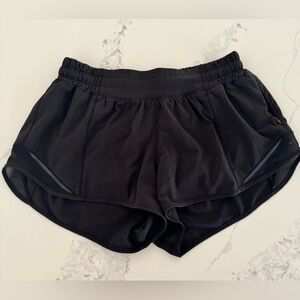 Lululemon Hotty Hot shorts 2.5”